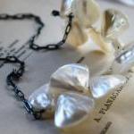 Flutter Necklace - Shell an..